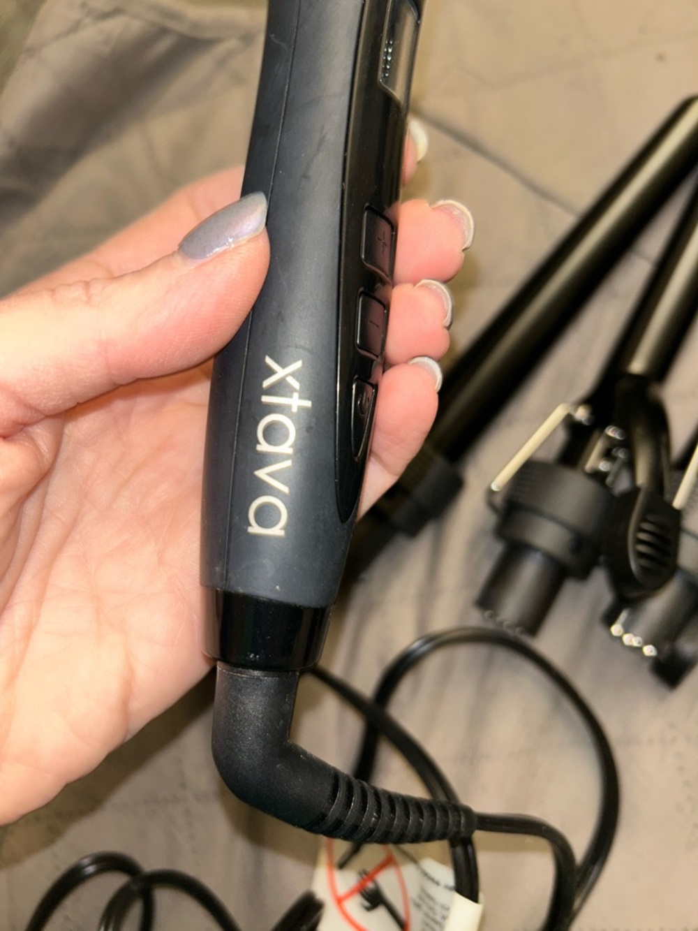 Xtava Black 4-in-1 Interchangeable Curling Wand Set - Black - Picture 4 of 7